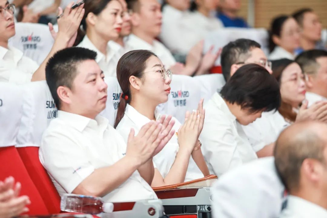 山河智能黨委集中收看慶祝中國共產(chǎn)黨成立100周年大會現(xiàn)場直播