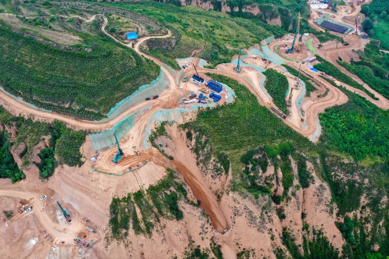 天塹施工，玉皇閣二號(hào)特大橋樁基主力軍是山河智能旋挖鉆機(jī) | 百年風(fēng)華筑錦繡山河（3）